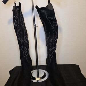 Womens Elegant Black Heeled Boots with Studded Design 9.5